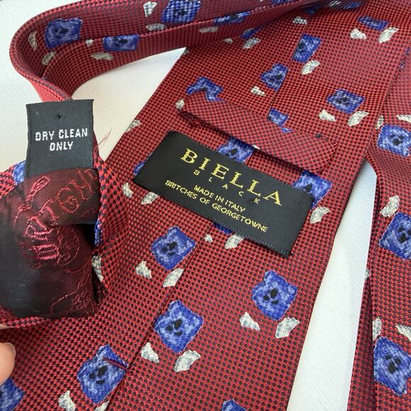 Biella 100% Silk Tie Made in Italy for Britches of Georgetown Red Blue Pattern - Picture 7 of 16